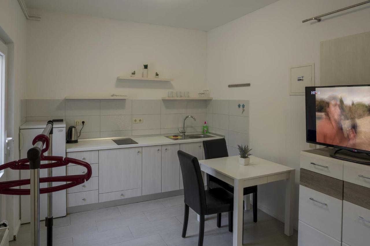 Apartments With A Parking Space Zuljana, Peljesac - 4573 ภายนอก รูปภาพ