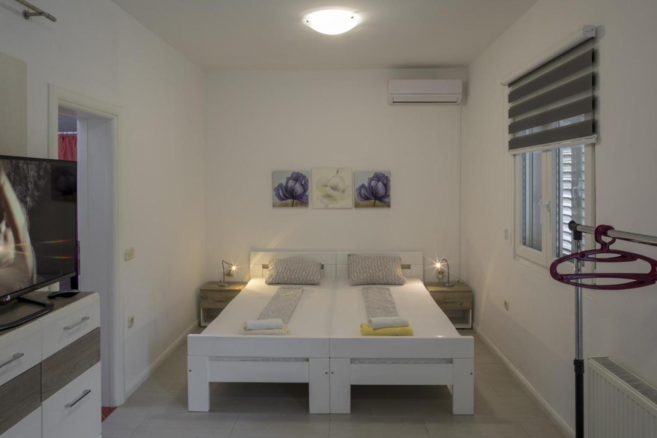 Apartments With A Parking Space Zuljana, Peljesac - 4573 ภายนอก รูปภาพ